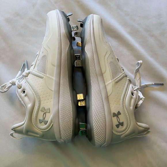 Under Armour Baseball/Softball Cleats
Women's Glyde MT Cleats White Size 6 - Picture 9 of 14